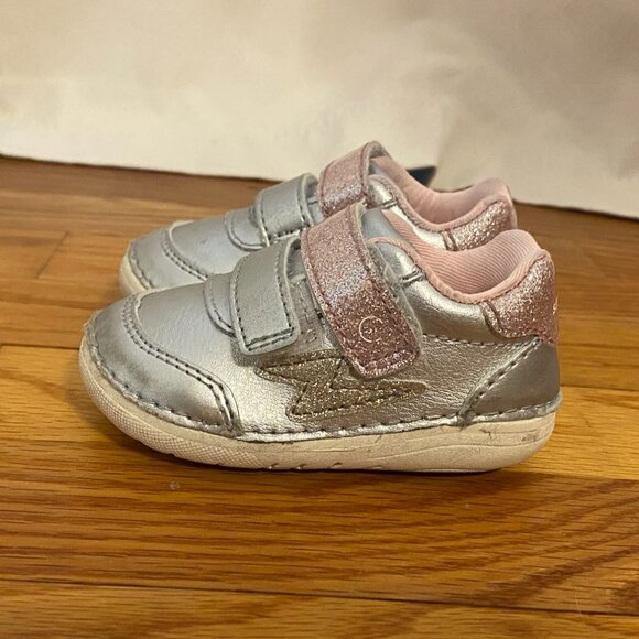 Stride Rite Kennedy Sneaker, Silver, Size 3 - Picture 2 of 10
